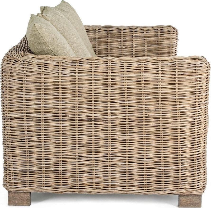 Divano "Fortaleza" con cuscini e struttura in legno di mango e rattan, per esterno in Divani Decor Space - Altamura, commercioVirtuoso.it