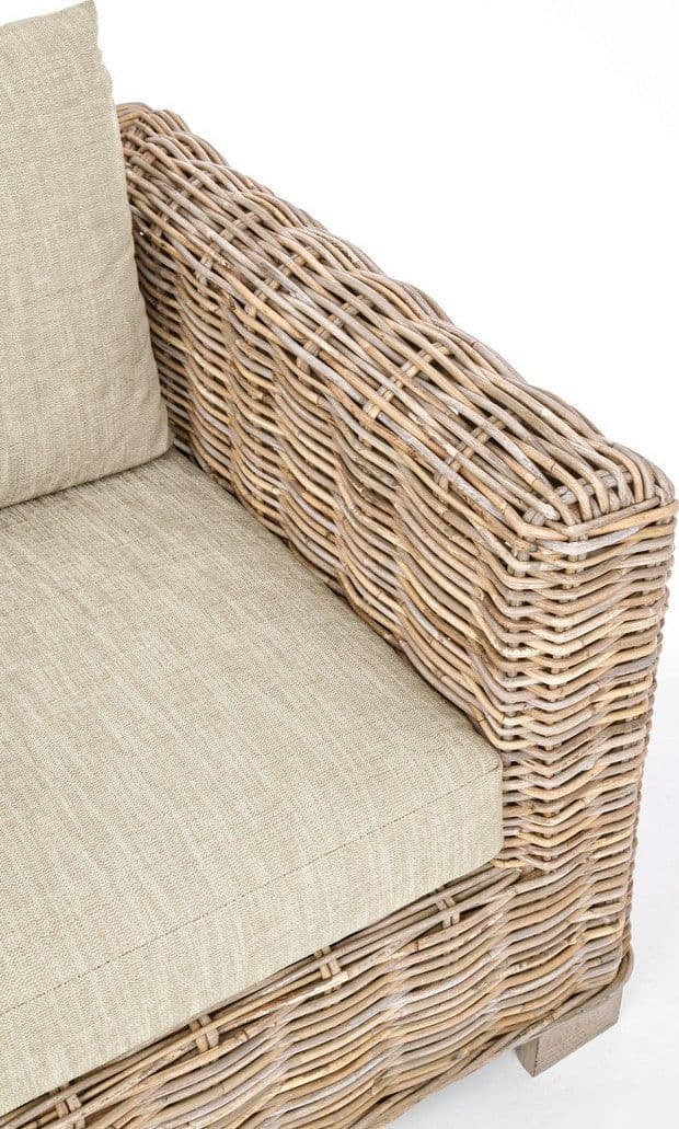 Divano "Fortaleza" con cuscini e struttura in legno di mango e rattan, per esterno in Divani Decor Space - Altamura, commercioVirtuoso.it