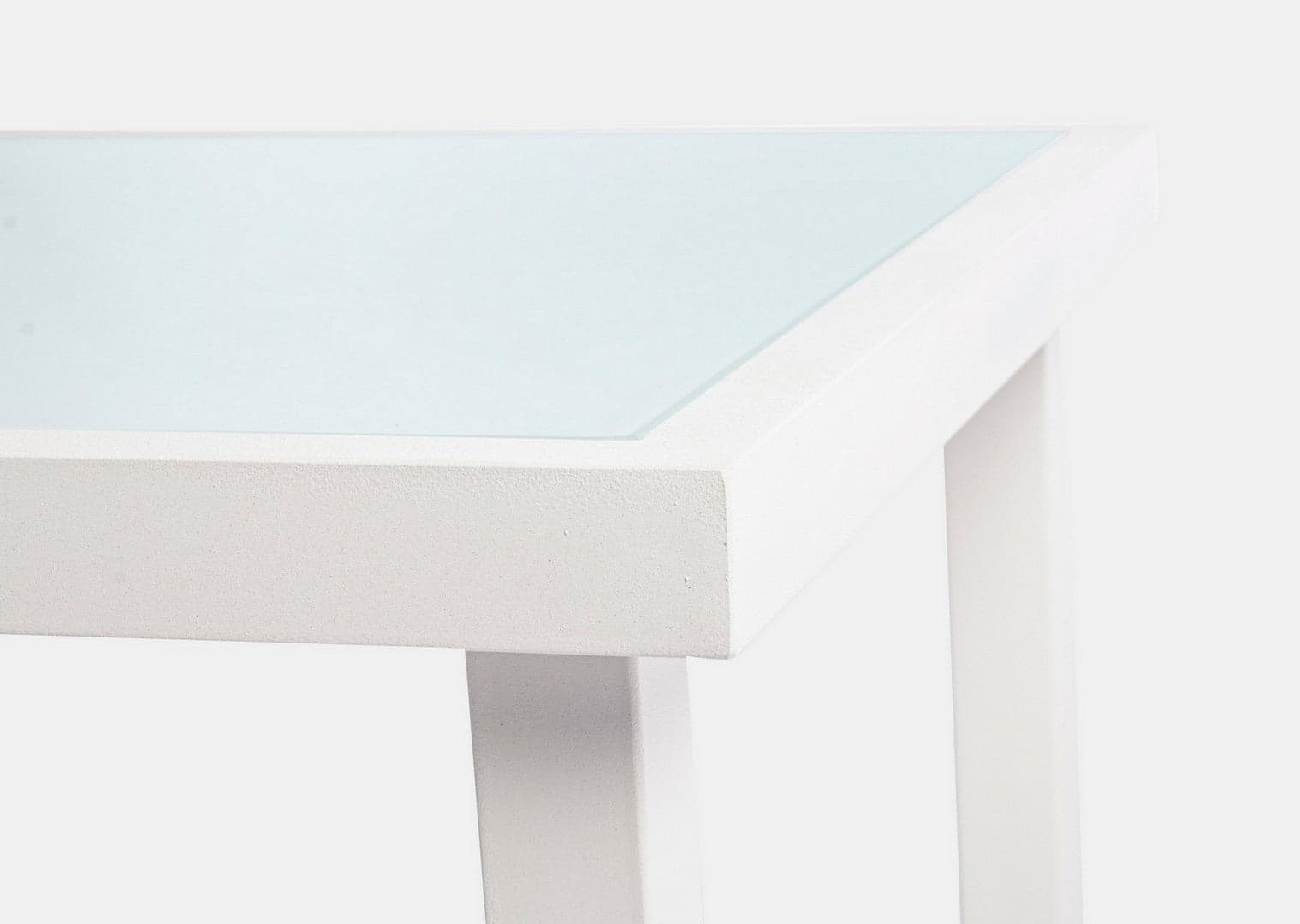 Salottino "Auri" con sedie e tavolino, per esterno, struttura in acciaio, piano in vetro in Set di mobili Decor Space - Altamura, commercioVirtuoso.it
