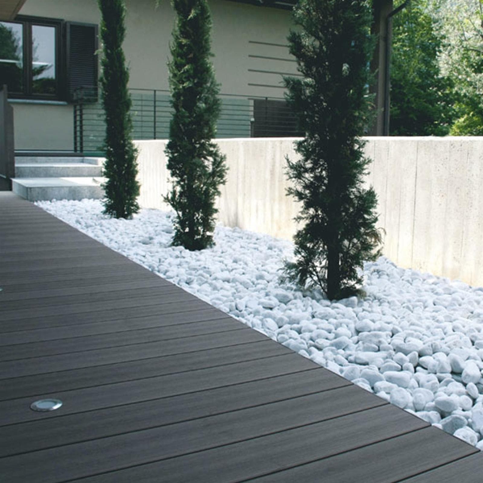 Ciottoli marmo bianco Carrara, sassi decorativi per giardini, 25-40 mm 1 kg in Universale Decor Space - Altamura, commercioVirtuoso.it
