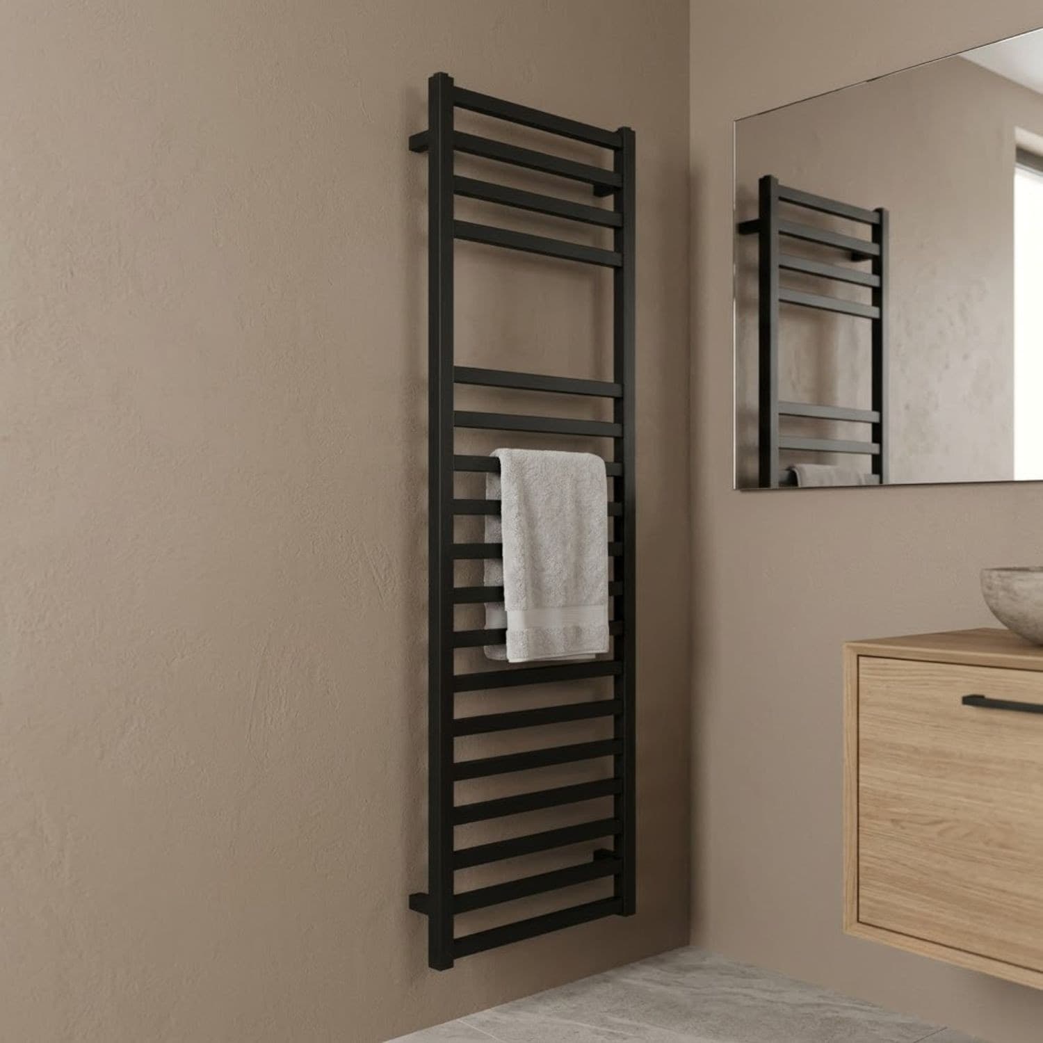 Termoarredo Scaldasalviette Quadrato Nero Opaco Per Bagno - 31