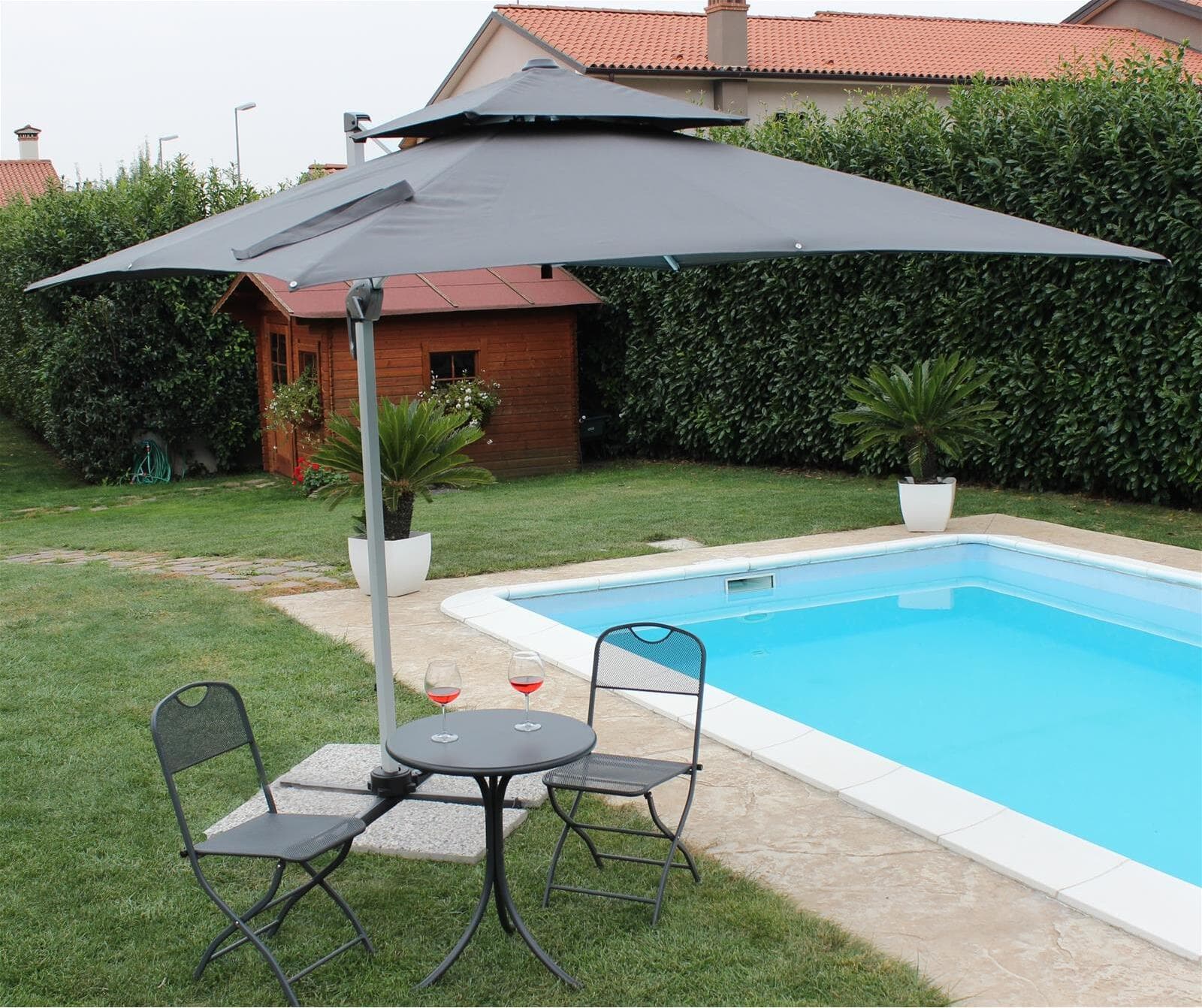 Ombrellone da bar con palo laterale ''Plutone'' 3 x 3 mt in alluminio per giardino e balcone Giardino e giardinaggio/Arredamento da giardino e accessori/Ombrelloni tende e tettucci parasole/Ombrelloni Decor Space - Altamura, Commerciovirtuoso.it