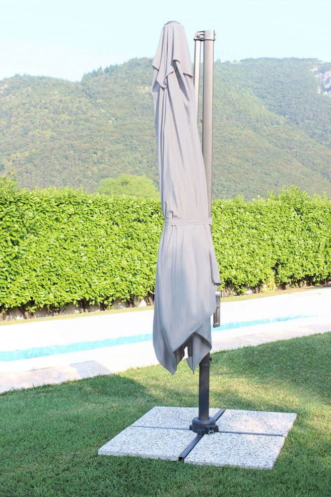 Ombrellone palo laterale "Newton" in alluminio verniciato da giardino e balcone in Ombrelloni Decor Space - Altamura, commercioVirtuoso.it
