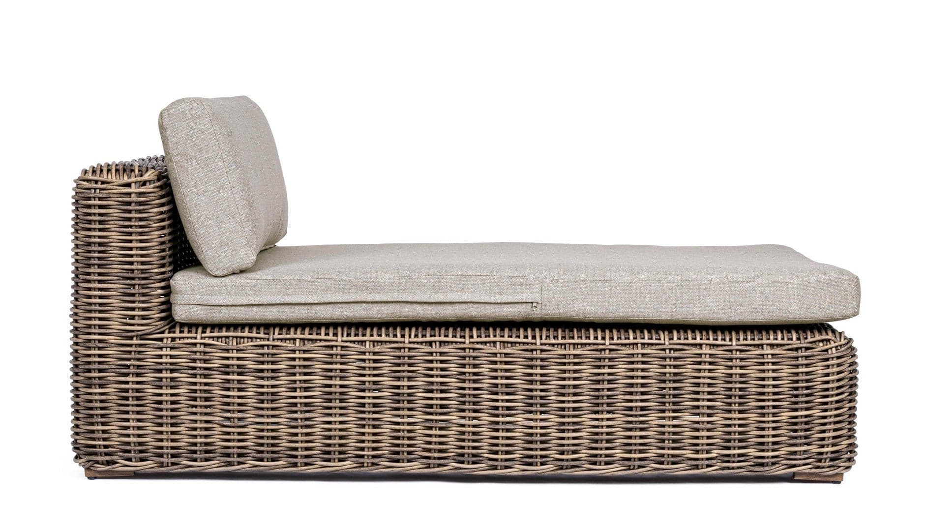 Lettino chaise longue "Coraline" con cuscino comodo, struttura in alluminio e intreccio in fibra sintetica in Lettini Decor Space - Altamura, commercioVirtuoso.it