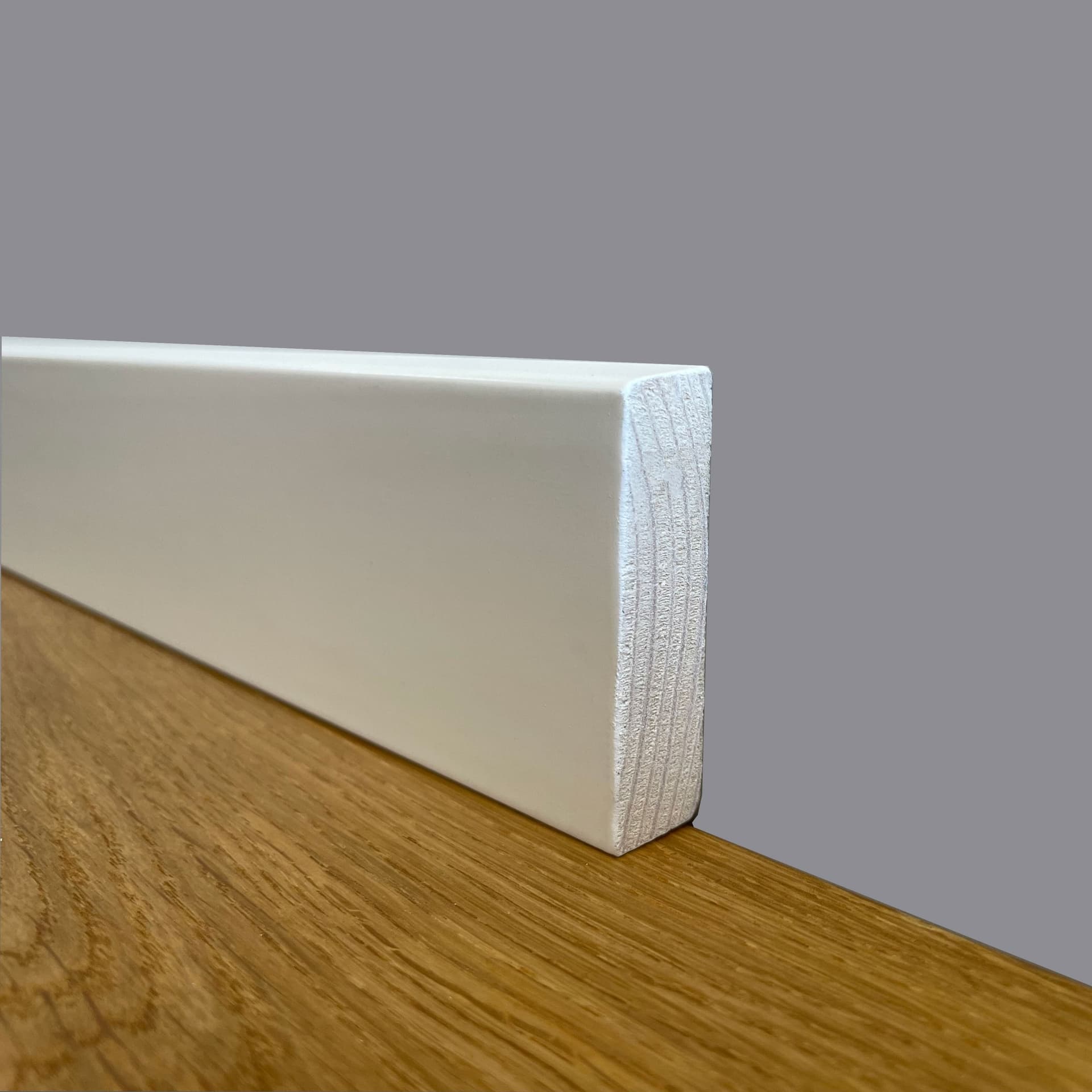 100 metri lineari di Battiscopa PREMIUM in legno MASSELLO squadrato 55x14 laccato bianco liscio - Eternal Parquet