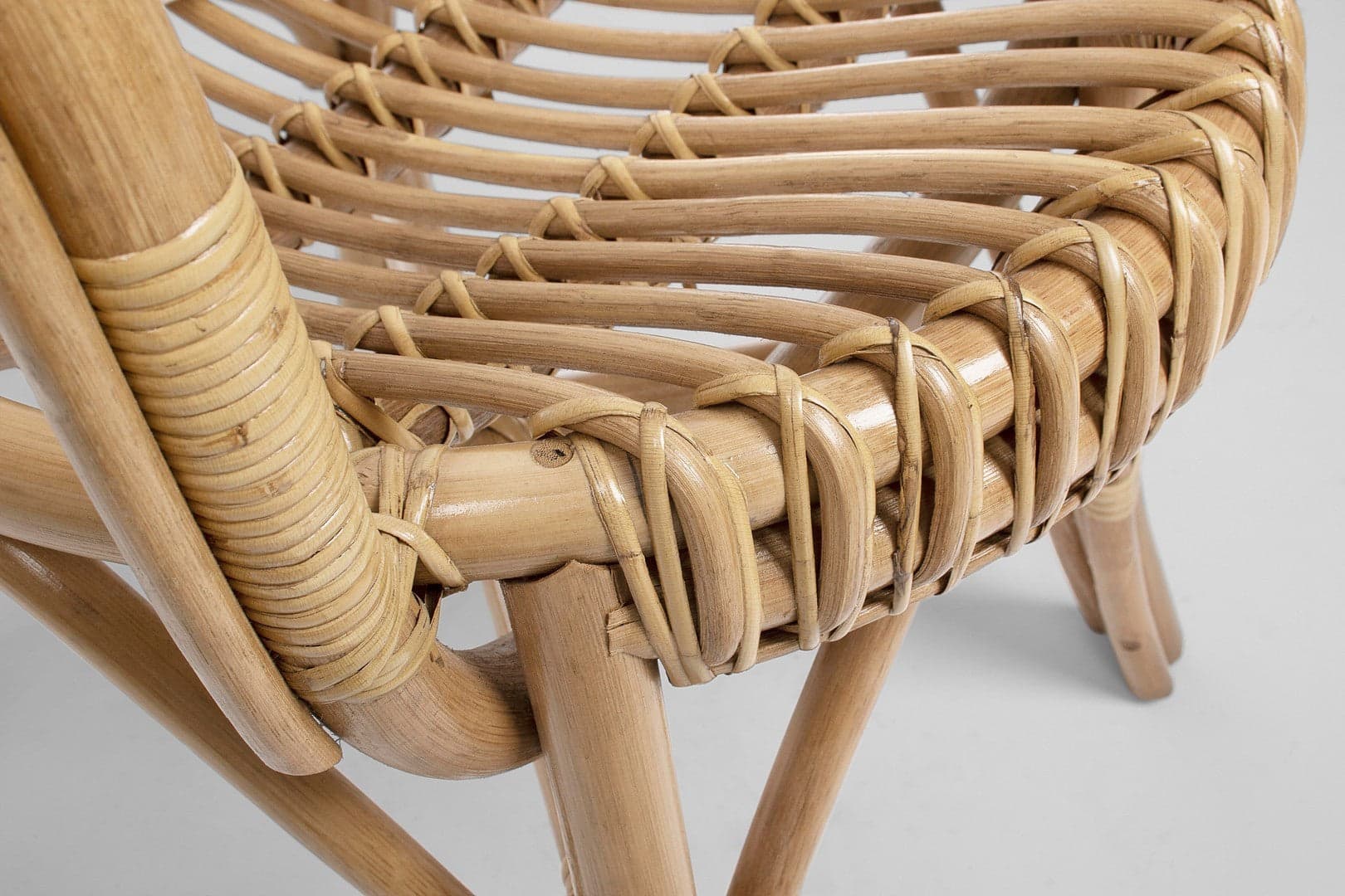 Poltrona "Barina" con cuscini comodi,  impilabile, struttura in rattan per esterno da 80 cm in Sedie per tavolo da giardino Decor Space - Altamura, commercioVirtuoso.it