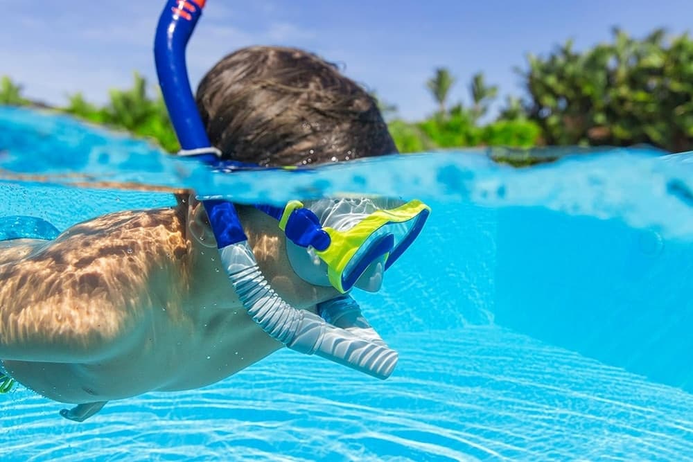 SET MASCHERA PER SNORKELING CON BOCCAGLIO PER BAMBINI 7-14 ANNI COLORI ASS 24025 - 17