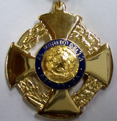 Medaglia / spilla da giacca / nastrino da petto per Ufficiale Ordine della Repubblica - 8