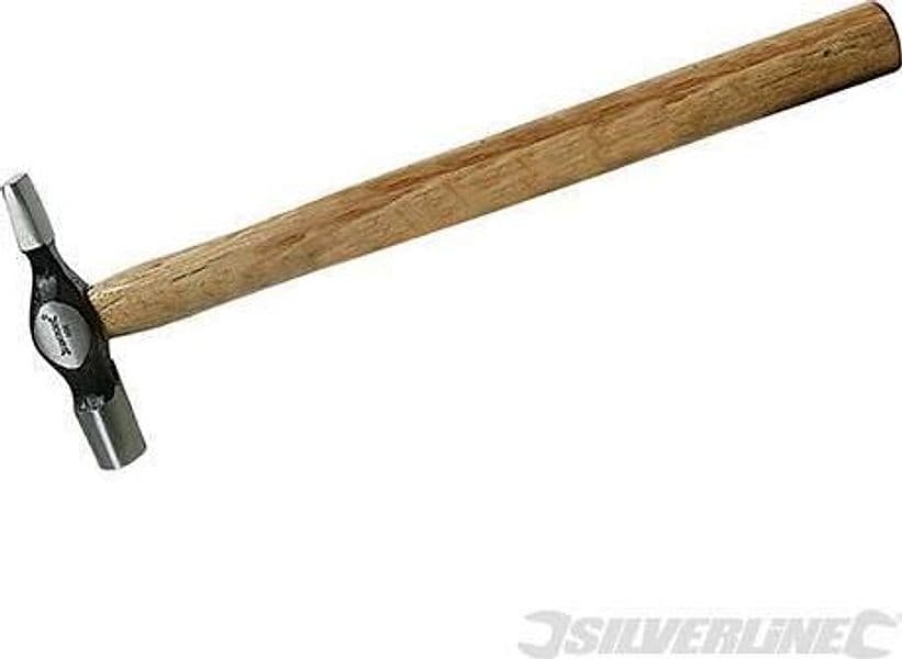 Martello testa Silverline perno in acciaio manico in legno di noce 110g Offerta in Martelli per muratura Eternal Brico - Ariano Irpino, commercioVirtuoso.it