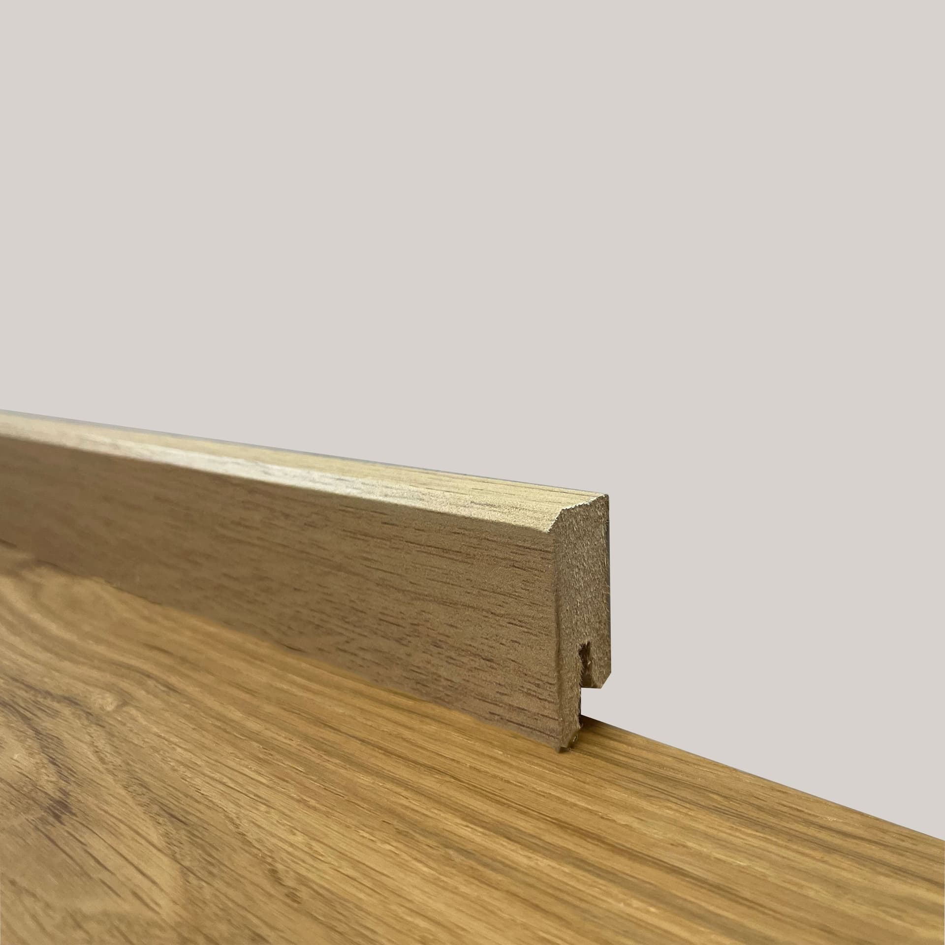 *PROMO* 96 metri lineari di BATTISCOPA ZOCCOLINO SQUADRATO BASSO in FIBRA DI LEGNO 40X15 ROVERE - Eternal Parquet
