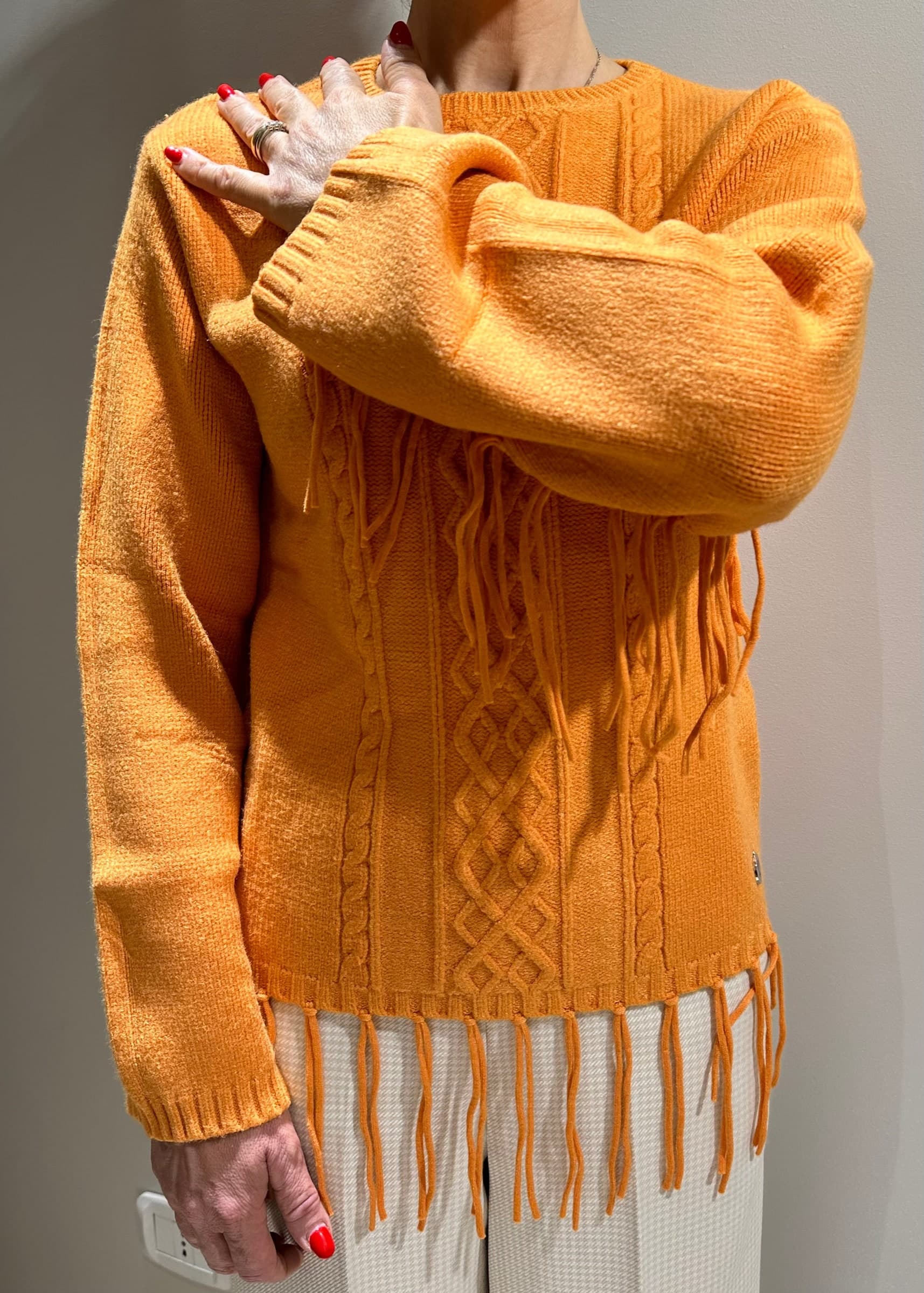 Pullover con frange e treccie albicocca - 4