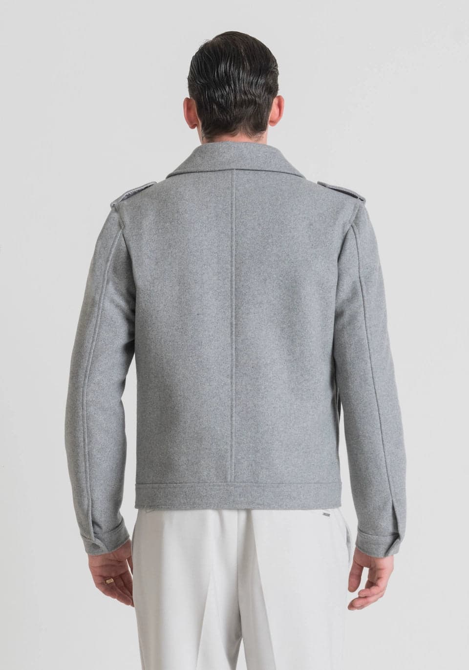 Antony Morato Cappotto Corto Uomo Regular Fit Ai24 Grigio Chiaro Giacca Casual Invernale Lana E Cashmere Moda/Uomo/Abbigliamento/Giacche e cappotti/Cappotti Kanal 32 - Santa Maria di Licodia, Commerciovirtuoso.it