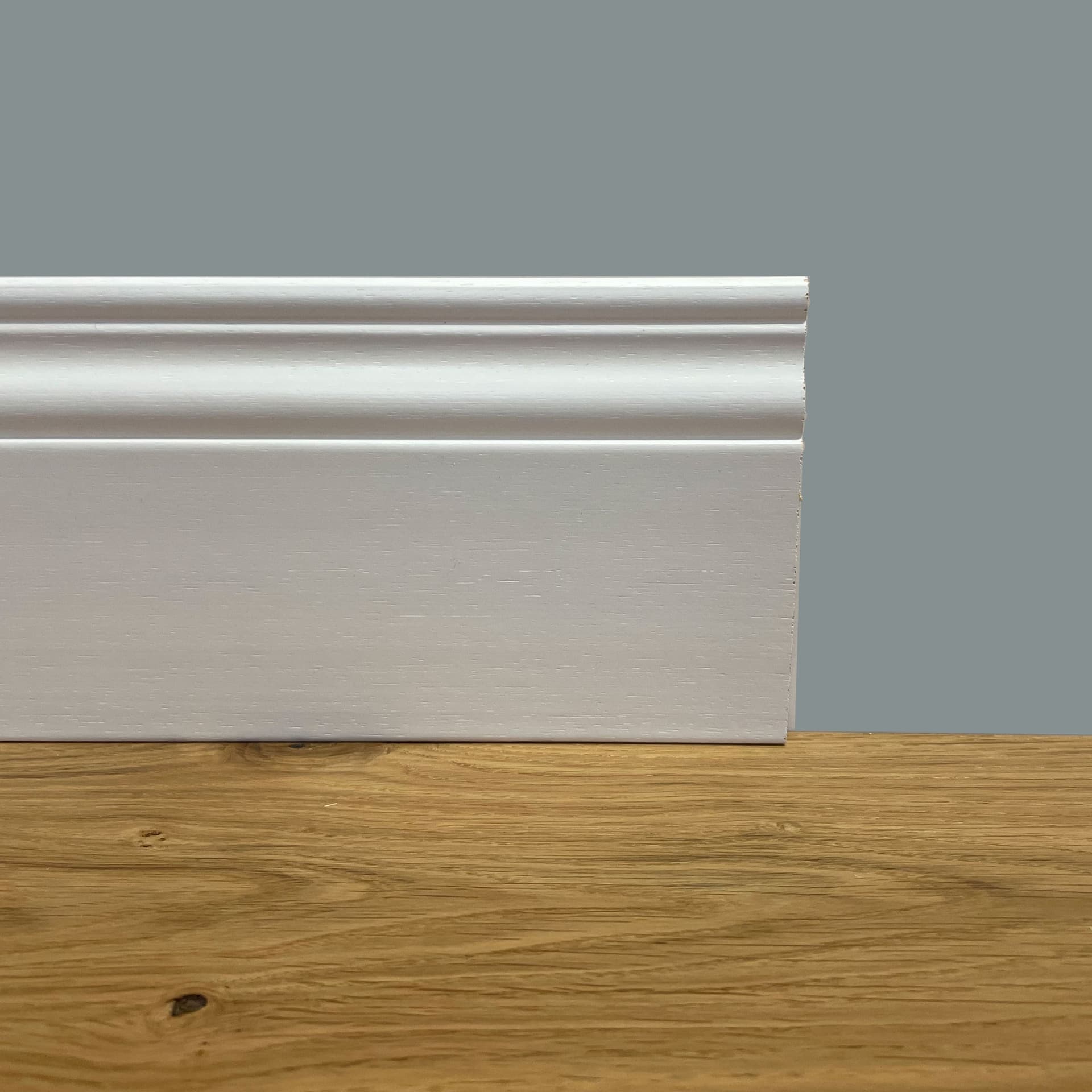 96 metri lineari di BATTISCOPA SLIM laccato bianco in legno MASSELLO DUCALE 120X10 - Eternal Parquet