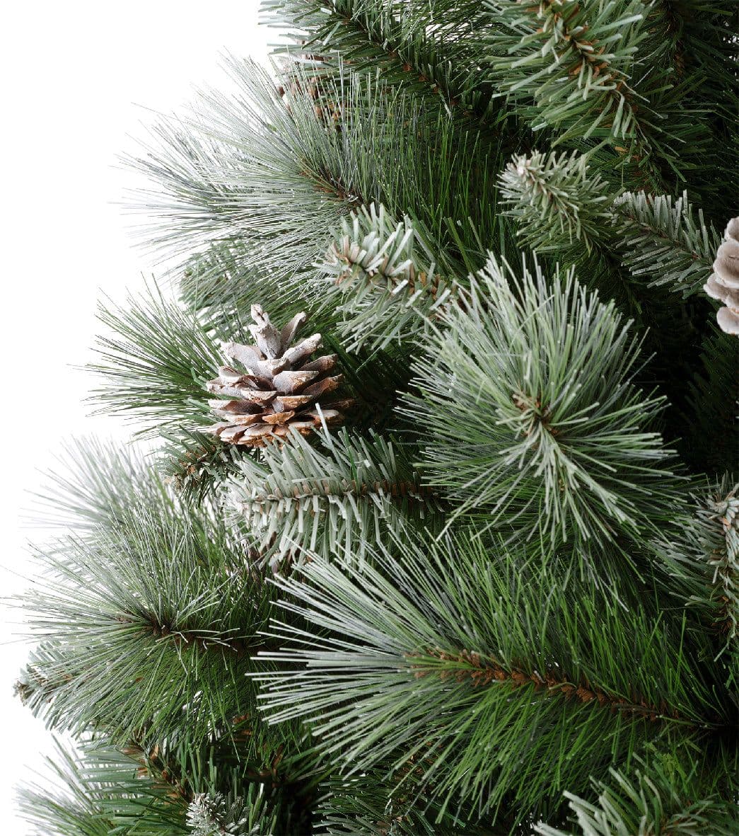 Albero di natale con pigne Frosty "Norwich innevato" in PP Effetto Aghi di Pino di Altissima qualità in Alberi di natale artificiali MagiediNatale.it - Altamura, commercioVirtuoso.it