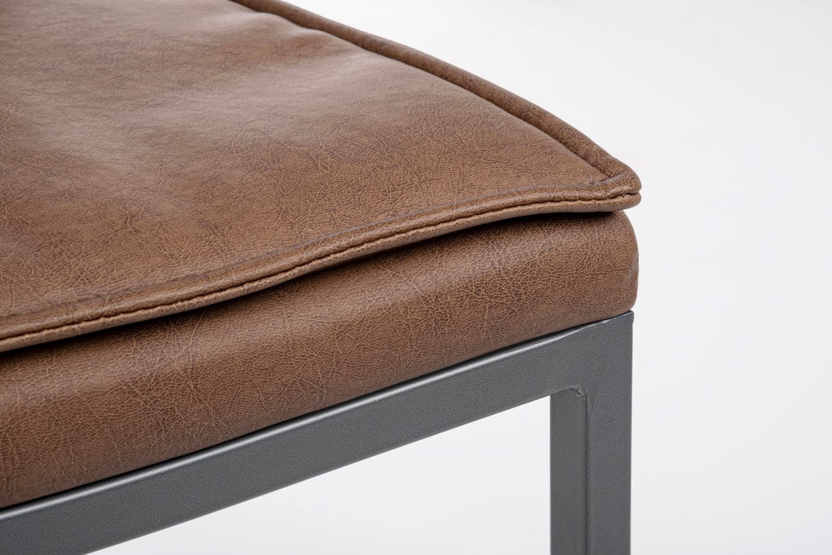 Sedia "Sofie" con struttura in acciaio e compensato, per arredo interno 43 x 59,5 x h 99,5 cm in Sedie Decor Space - Altamura, commercioVirtuoso.it