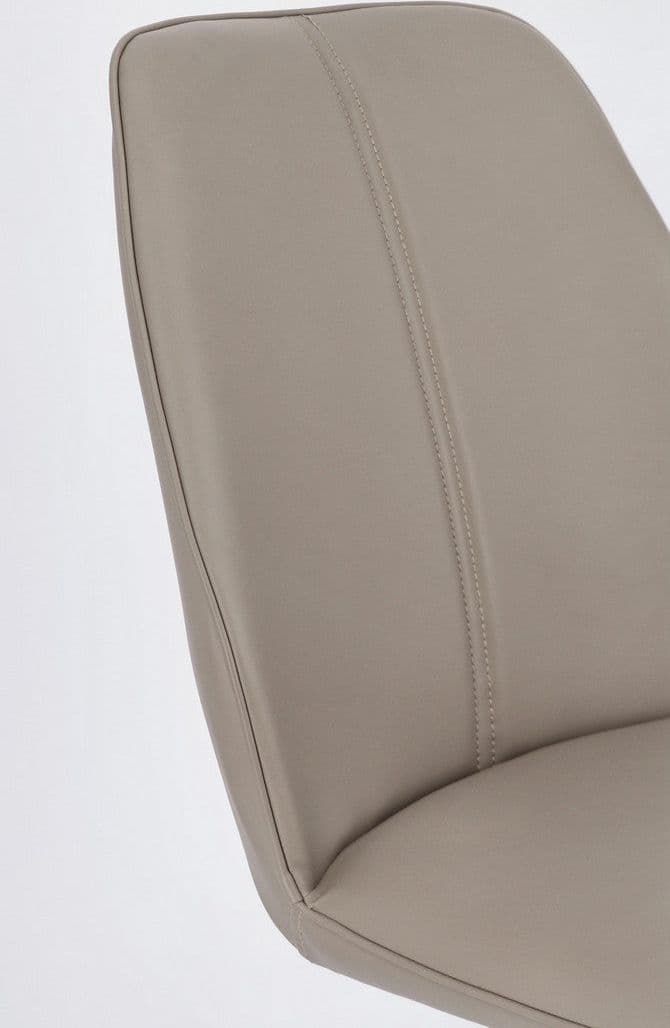 Sedia "Maxwell" con struttura in compensato, per arredo interno 44 x 62 x h 88 cm in Sedie Decor Space - Altamura, commercioVirtuoso.it
