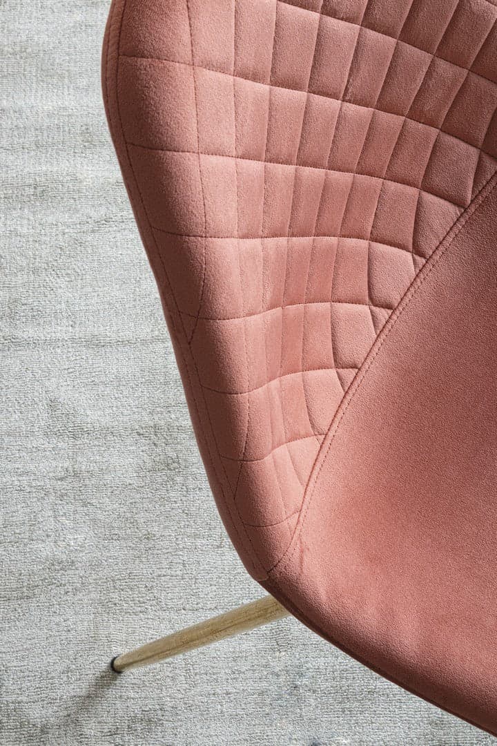 Sedia "Terry" con gambe in tubolare di acciaio con cromatura dorata, per arredo interno 48 x 55 x h 85 cm in Sedie Decor Space - Altamura, commercioVirtuoso.it