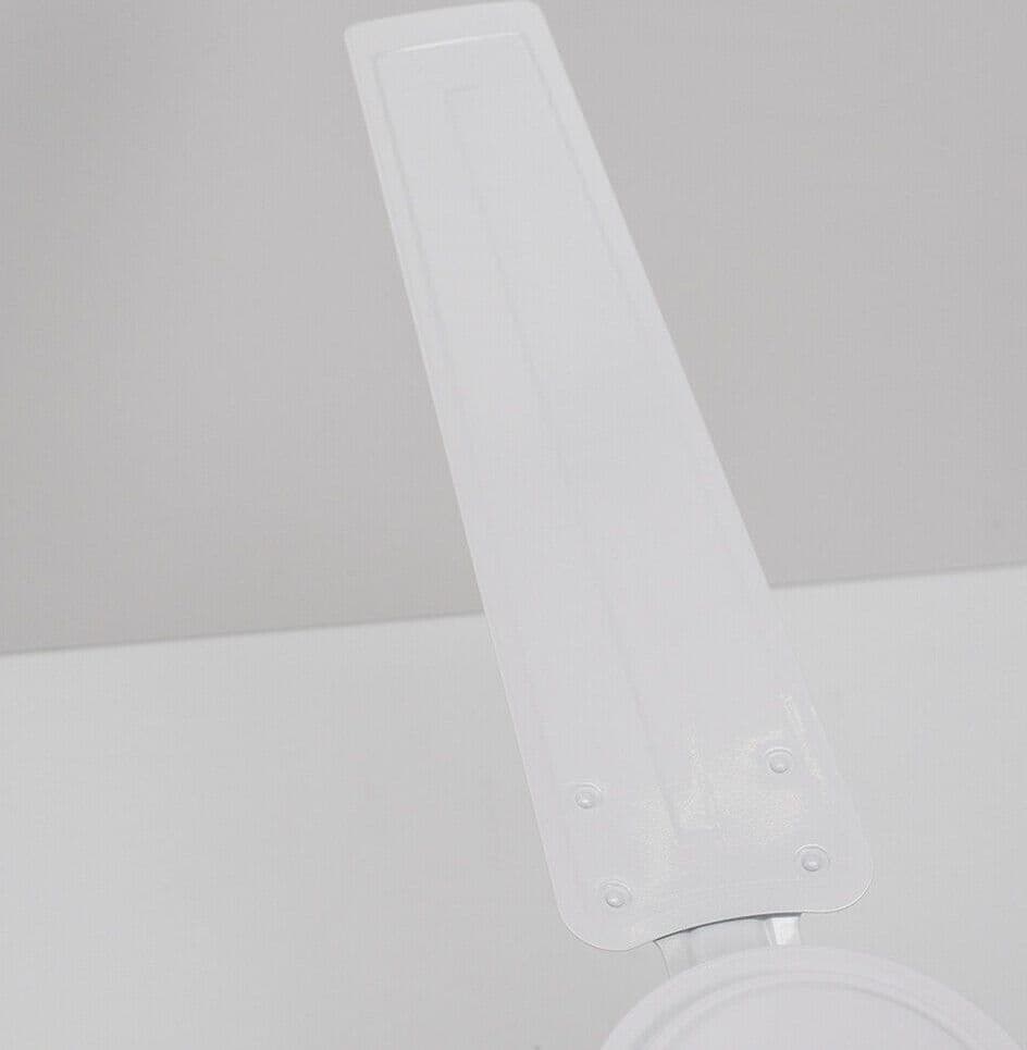 Ventilatore a soffitto con 3 pale in metallo Bianco e luce 70 w Ø 120 cm Fai da te/Prodotti per la costruzione/Riscaldamento e raffreddamento/Sistemi mobili di climatizzazione/Ventilatori/Ventilatori a piantana Decor Space - Altamura, Commerciovirtuoso.it