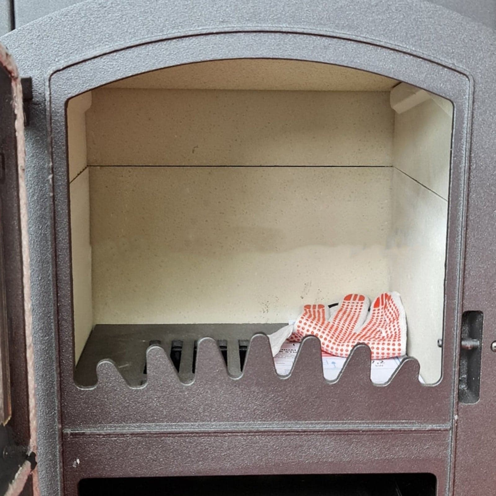 Stufa a legna "Kursal" 9 kW in acciaio verniciato caminetto h 93 cm in Impianti di riscaldamento a combustibile solido Decor Space - Altamura, commercioVirtuoso.it