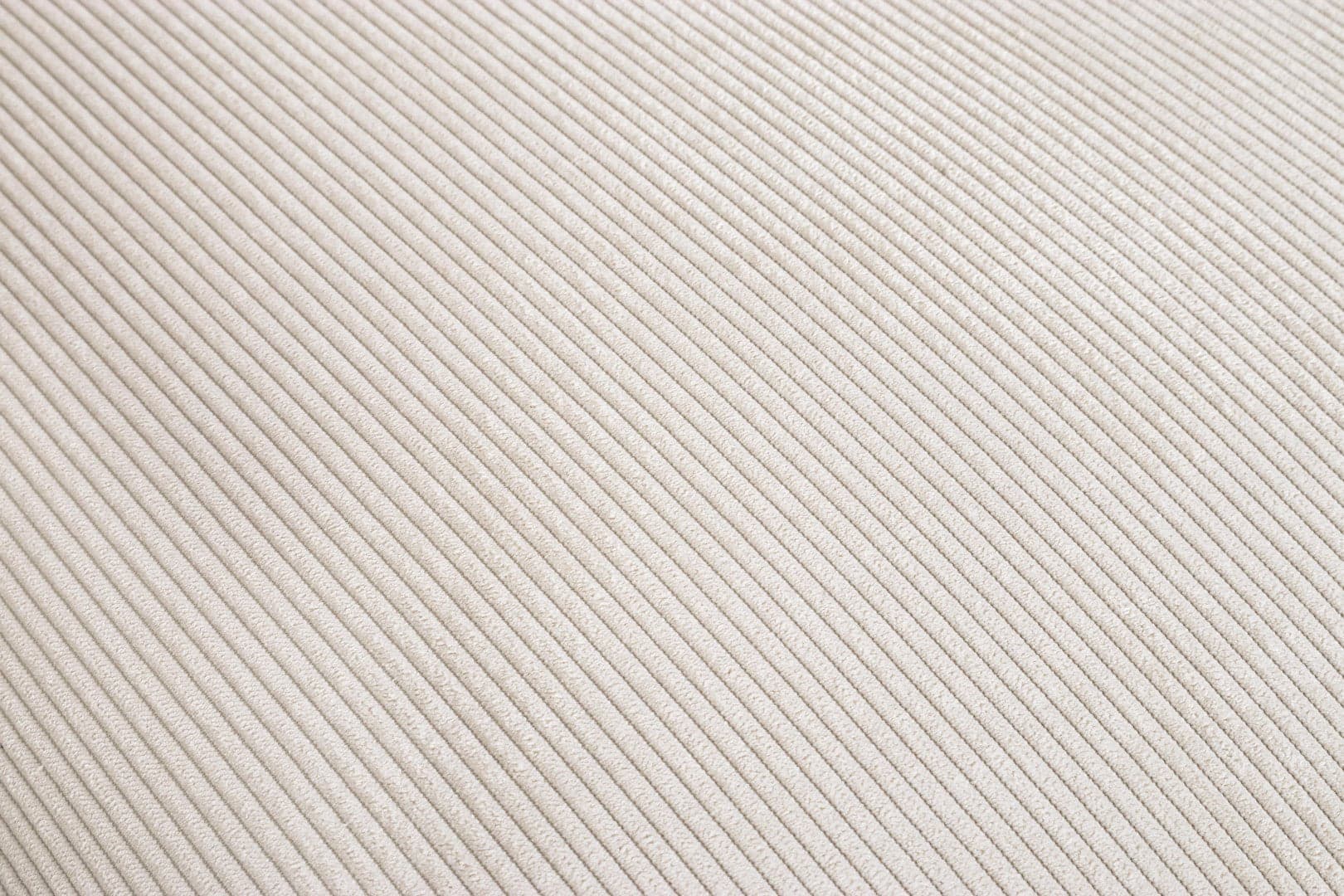Divano "Aiko" per interno, Gambe In Acciaio Verniciato A Polvere 142 x 80 x 75 h cm in Divani Decor Space - Altamura, commercioVirtuoso.it