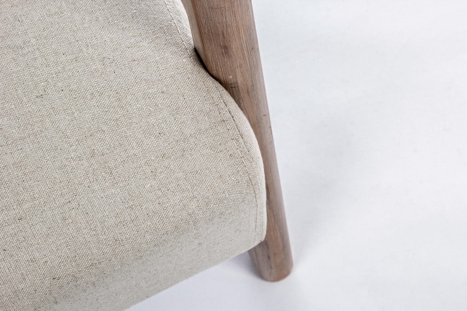 Poltrona "Ancilla" per interno, Struttura In Rubber Wood 66 x 85 x 74h cm in Poltrone Decor Space - Altamura, commercioVirtuoso.it