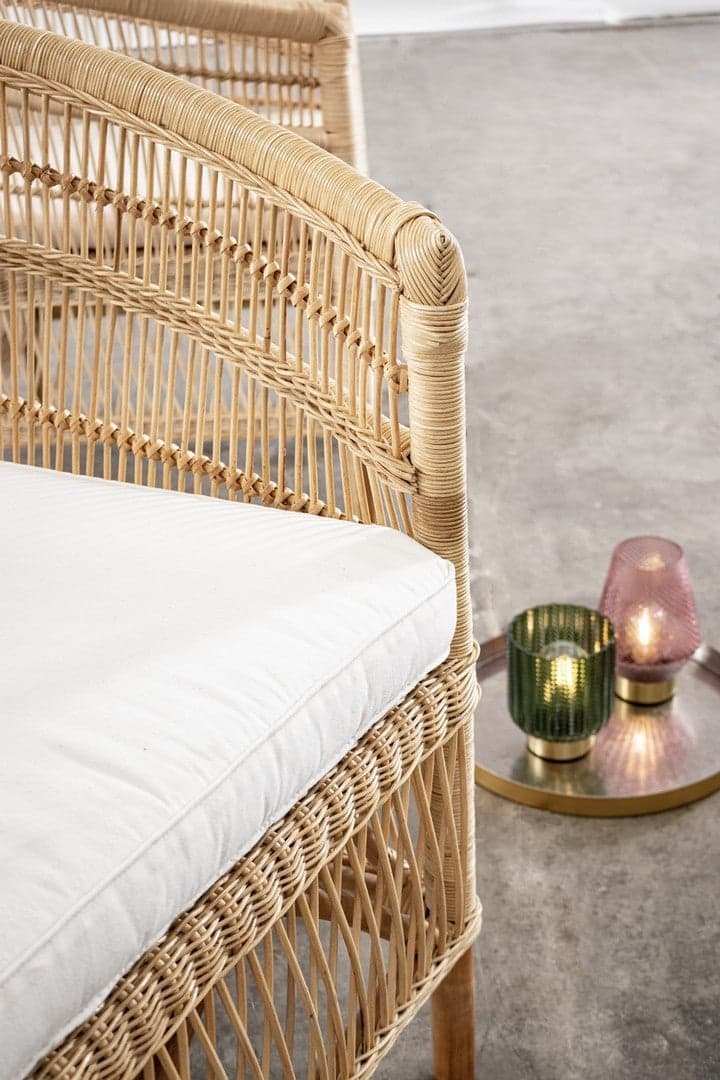 Poltrona "Josefina" per interno, in Rattan naturale con cuscino h 86 cm in Poltrone Decor Space - Altamura, commercioVirtuoso.it