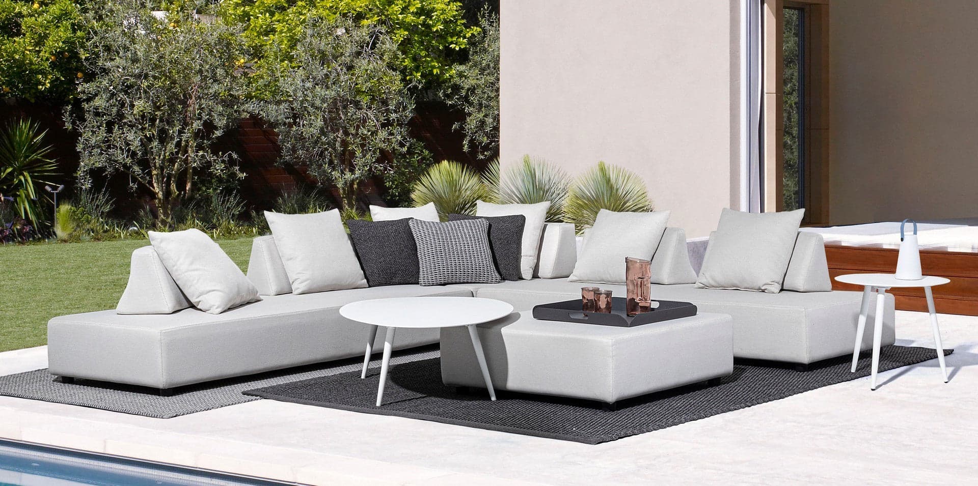 Tavolino ovale "Ridley" con struttura in alluminio per esterno e giardino, resistente in Tavoli standard Decor Space - Altamura, commercioVirtuoso.it