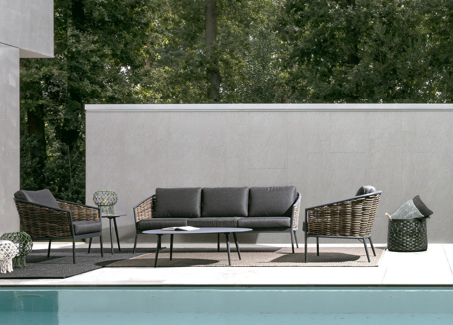 Tavolino ovale "Ridley" con struttura in alluminio per esterno e giardino, resistente in Tavoli standard Decor Space - Altamura, commercioVirtuoso.it