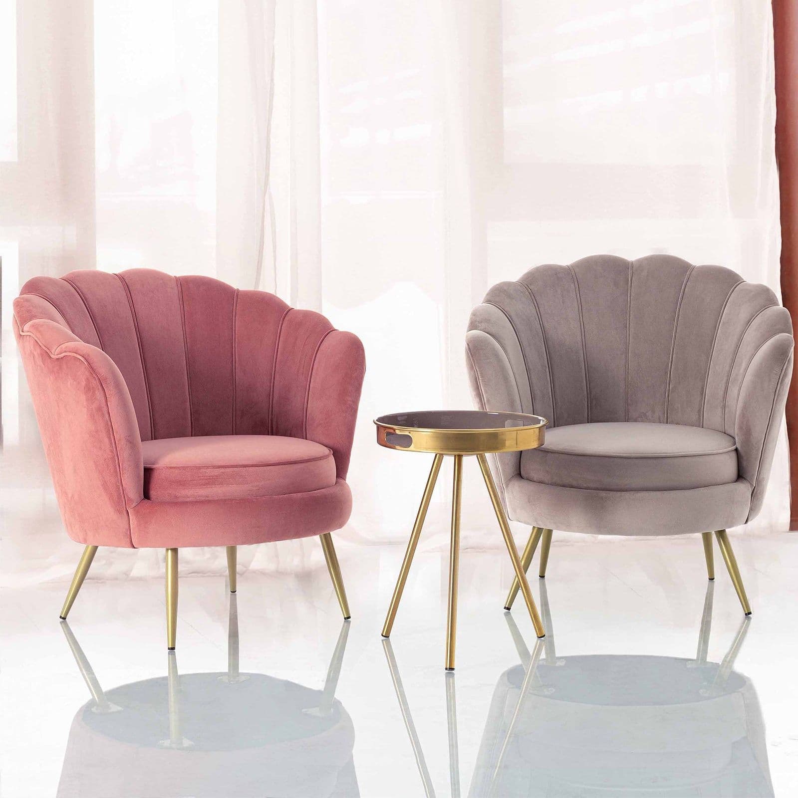 Poltrona a conchiglia "Gigliola" in velluto anticato h 77 cm arredamento salotto moderno in Poltrone Decor Space - Altamura, commercioVirtuoso.it