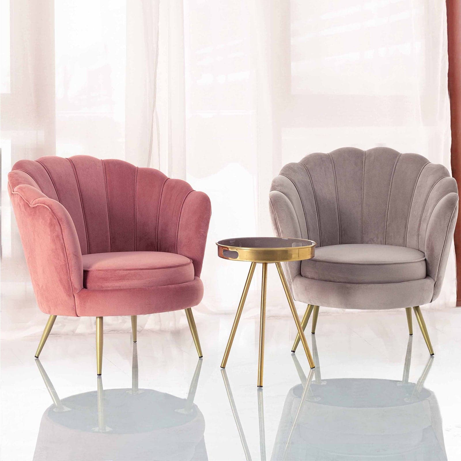 Poltrona a conchiglia "Gigliola" in velluto anticato h 77 cm arredamento salotto moderno in Poltrone Decor Space - Altamura, commercioVirtuoso.it