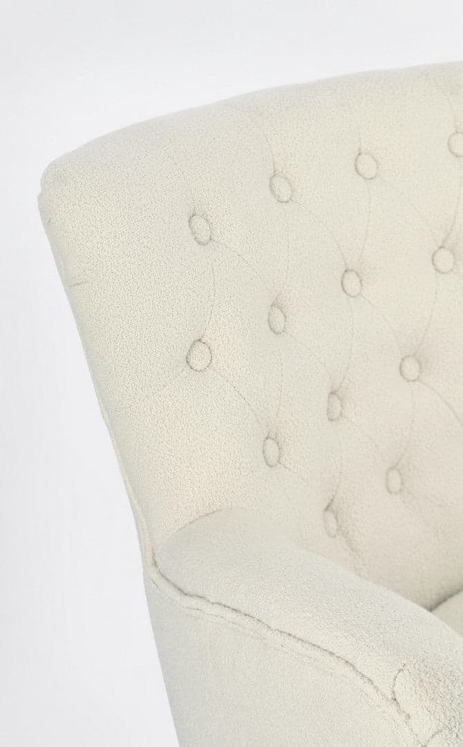 Poltrona "Orlins" per interno, Struttura In Legno Di Pino E Compensato, Rivestimento In Poliestere Effetto Boucle', Capitonne' 71.5 x 72.5 x 79h cm in Poltrone Decor Space - Altamura, commercioVirtuoso.it