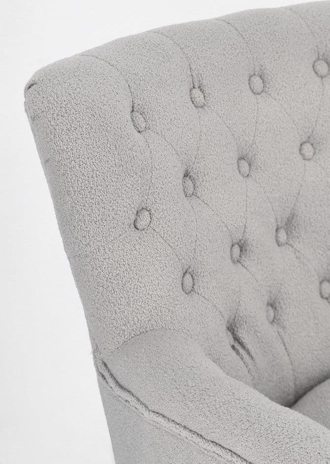 Poltrona "Orlins" per interno, Struttura In Legno Di Pino E Compensato, Rivestimento In Poliestere Effetto Boucle', Capitonne' 71.5 x 72.5 x 79h cm in Poltrone Decor Space - Altamura, commercioVirtuoso.it