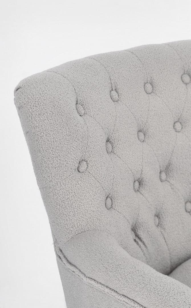 Poltrona "Orlins" per interno, Struttura In Legno Di Pino E Compensato, Rivestimento In Poliestere Effetto Boucle', Capitonne' 71.5 x 72.5 x 79h cm in Poltrone Decor Space - Altamura, commercioVirtuoso.it