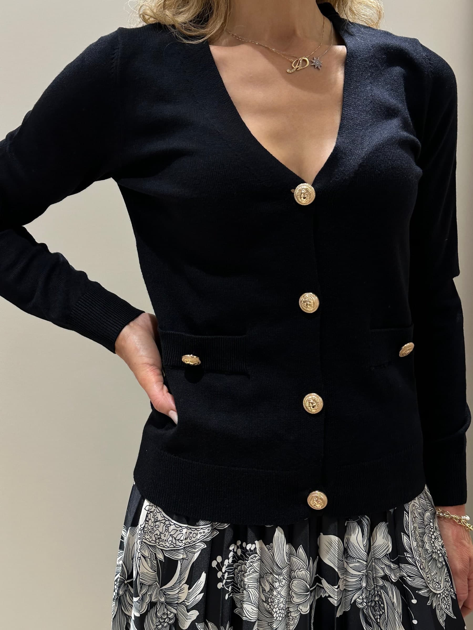 Cardigan nero Moda/Donna/Abbigliamento/Maglioni e cardigan/Cardigan Kanal 32 - Santa Maria di Licodia, Commerciovirtuoso.it