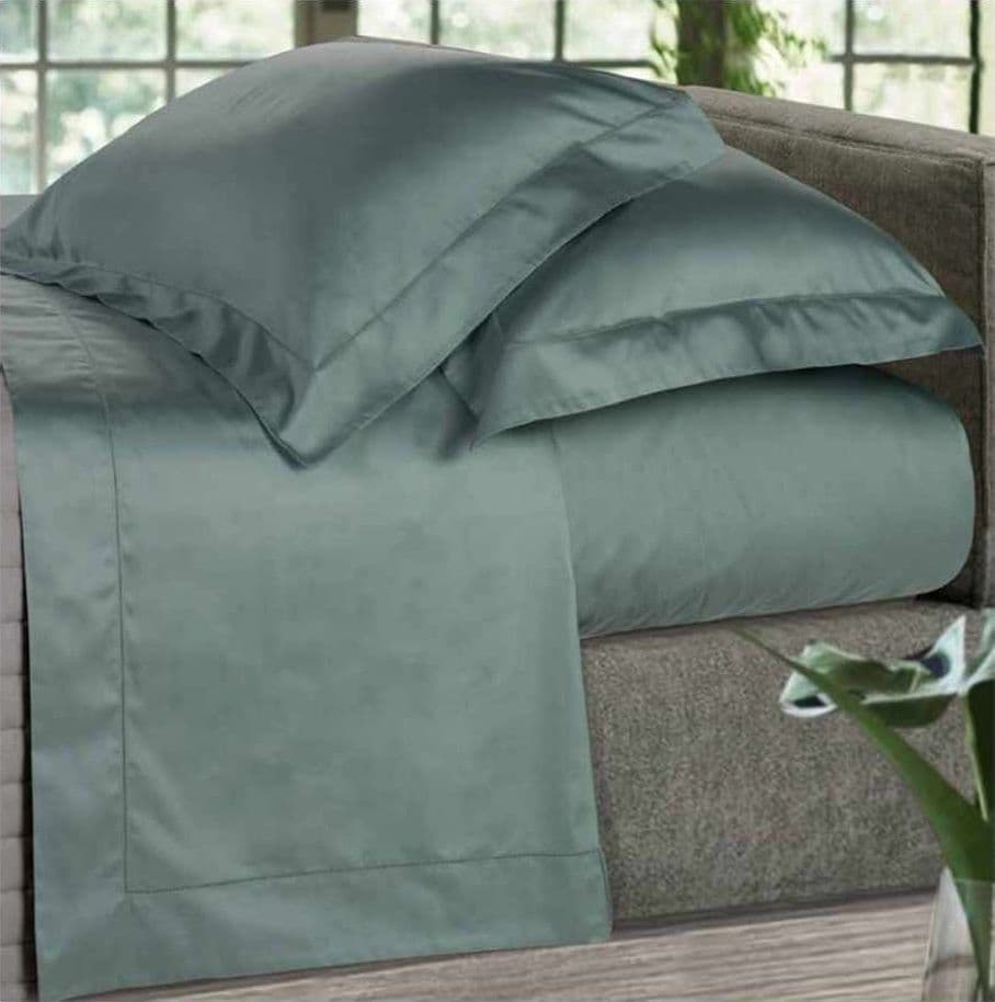 COMPLETO LENZUOLA MATRIMONIALE CAVALIERI PURO RASO DI COTONE COLLEZIONE GINEVRA – Bosco – letto