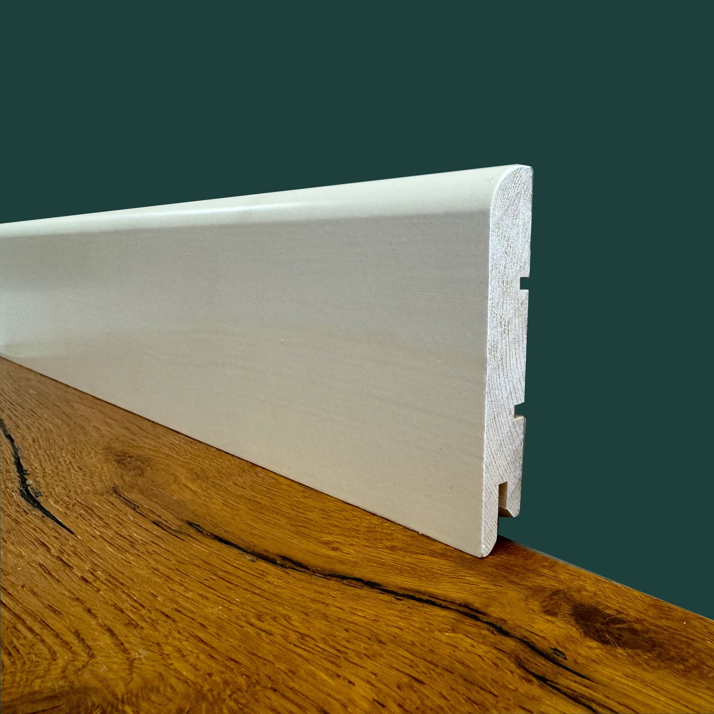 100ml di Battiscopa PREMIUM in legno MASSELLO BC 91x15 laccato bianco liscio - Eternal Parquet