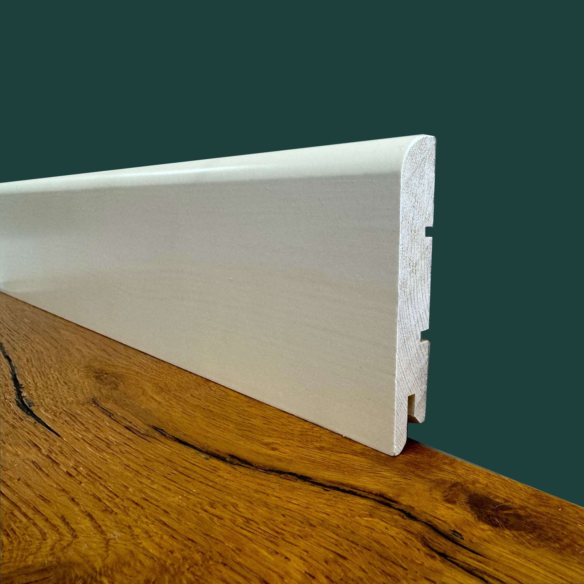 100ml di Battiscopa PREMIUM in legno MASSELLO BC 91x15 laccato bianco liscio - Eternal Parquet