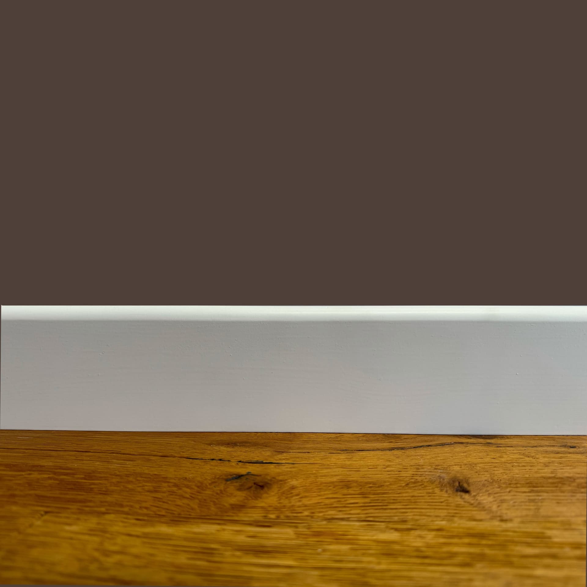 100ml di Battiscopa PREMIUM in legno MASSELLO BC 91x15 laccato bianco liscio - Eternal Parquet