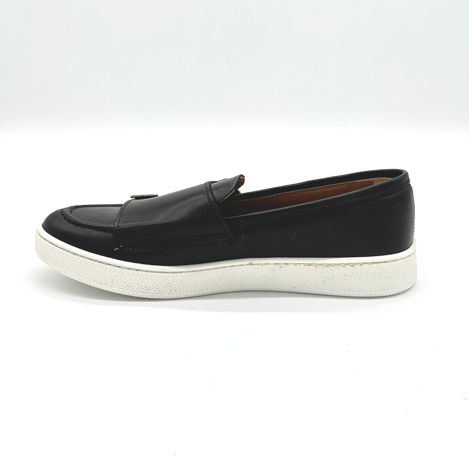 Mocassino doppia fibbia in pelle con suola sportiva - Auro Luxury Sport in Loafer e mocassini Affari di Famiglia - Sant’Angelo a Cupolo, commercioVirtuoso.it