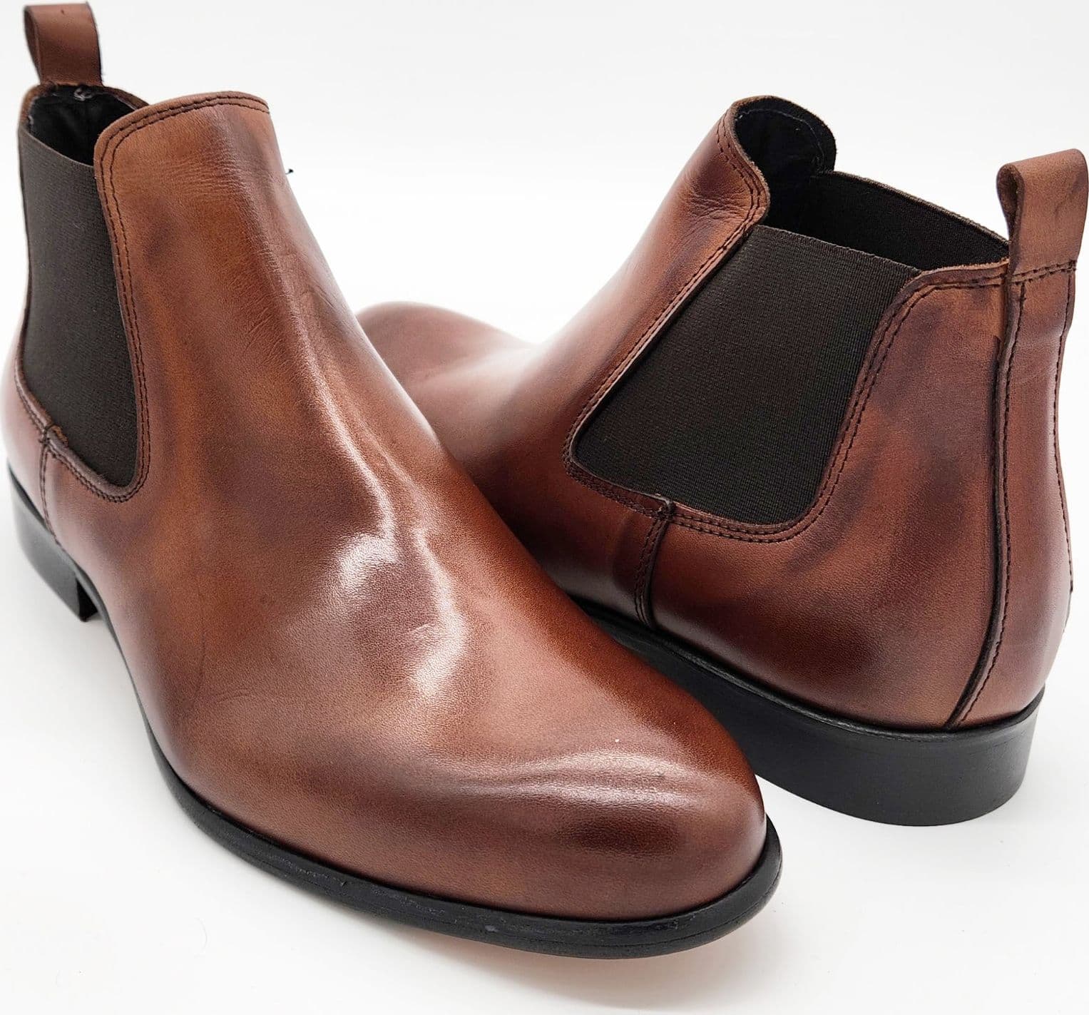 Auro Boots in Stivali Affari di Famiglia - Sant’Angelo a Cupolo, commercioVirtuoso.it