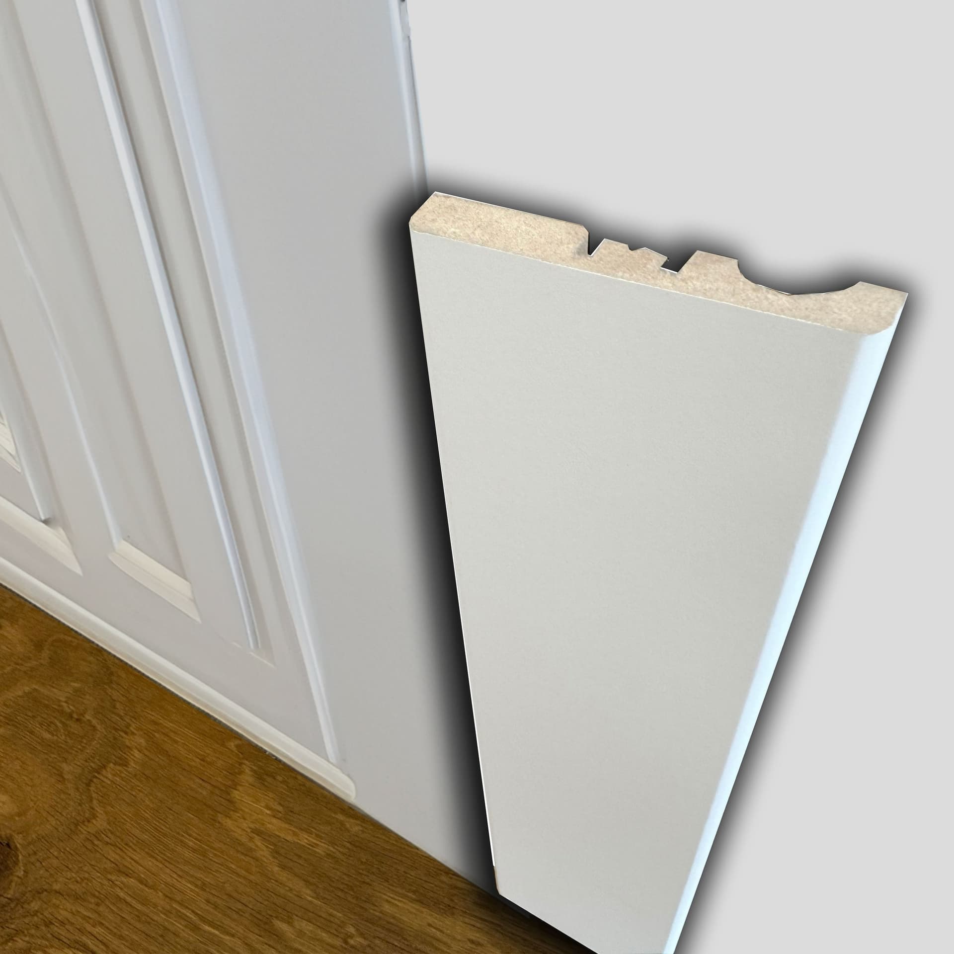 MOSTRINA COPRIFILO Passacavo in Fibra di legno BIANCA 70X10 (prezzo al metro lineare) - Eternal Parquet
