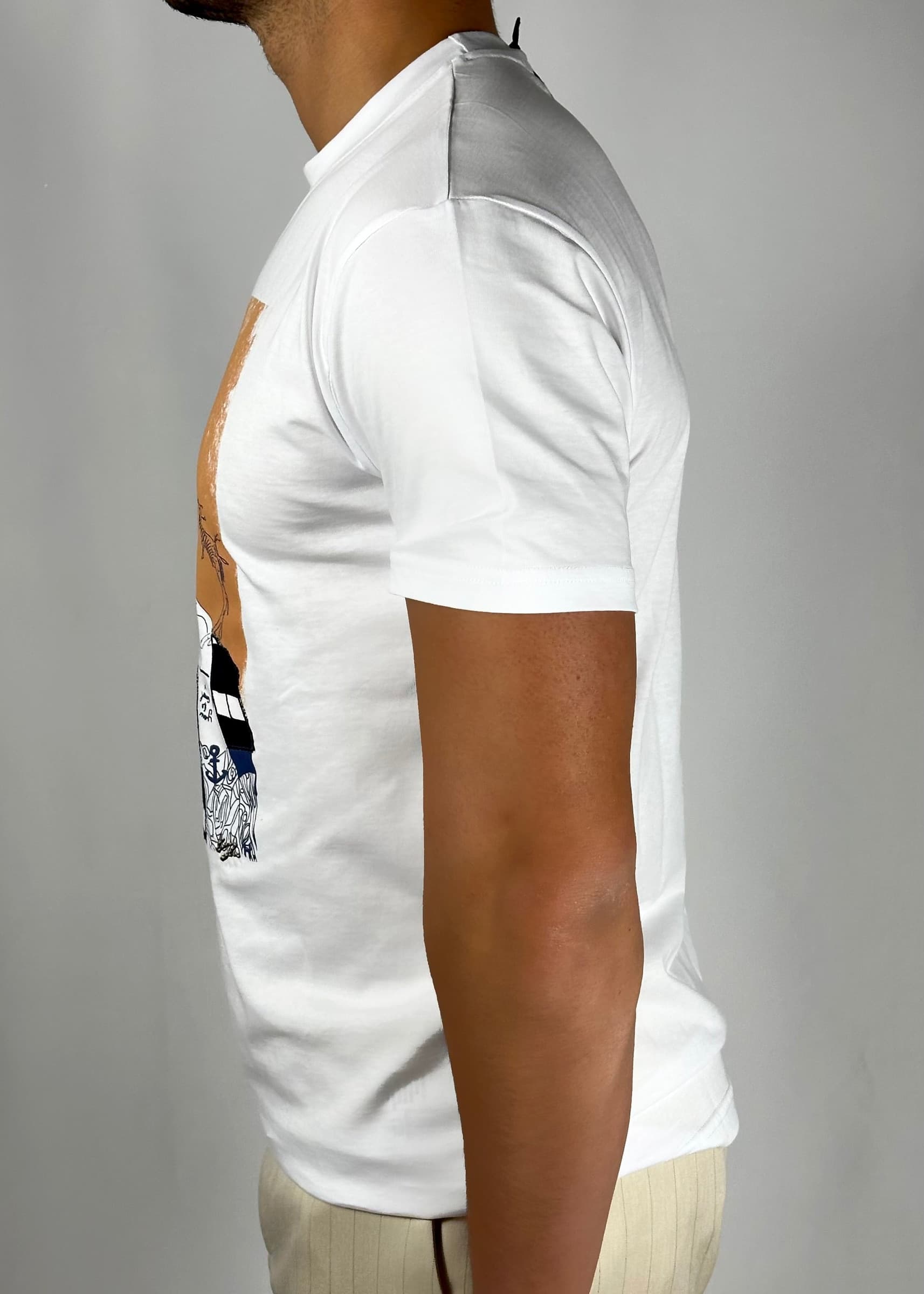 T-shirt grafica girocollo in T-shirt Kanal 32 - Santa Maria di Licodia, commercioVirtuoso.it