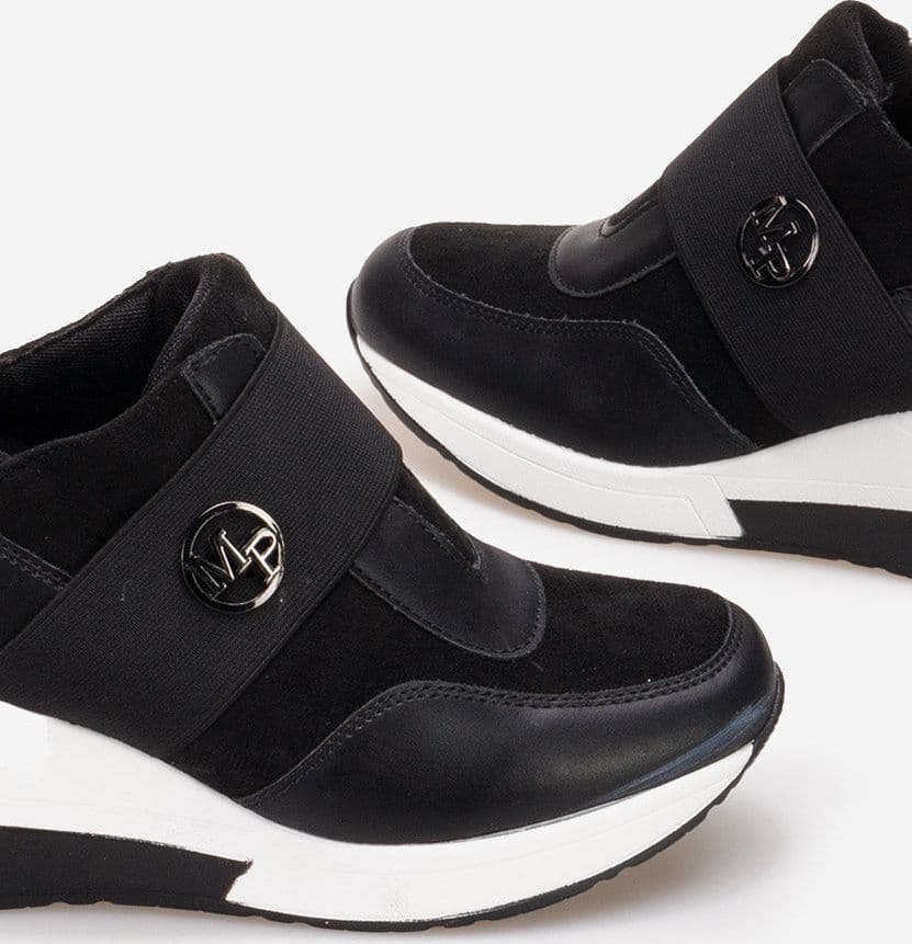 Mina - Sneakers con elastico e zeppa in Sneaker casual Affari di Famiglia - Sant’Angelo a Cupolo, commercioVirtuoso.it