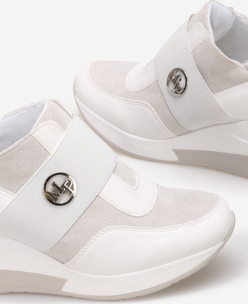 Mina - Sneakers con elastico e zeppa in Sneaker casual Affari di Famiglia - Sant’Angelo a Cupolo, commercioVirtuoso.it