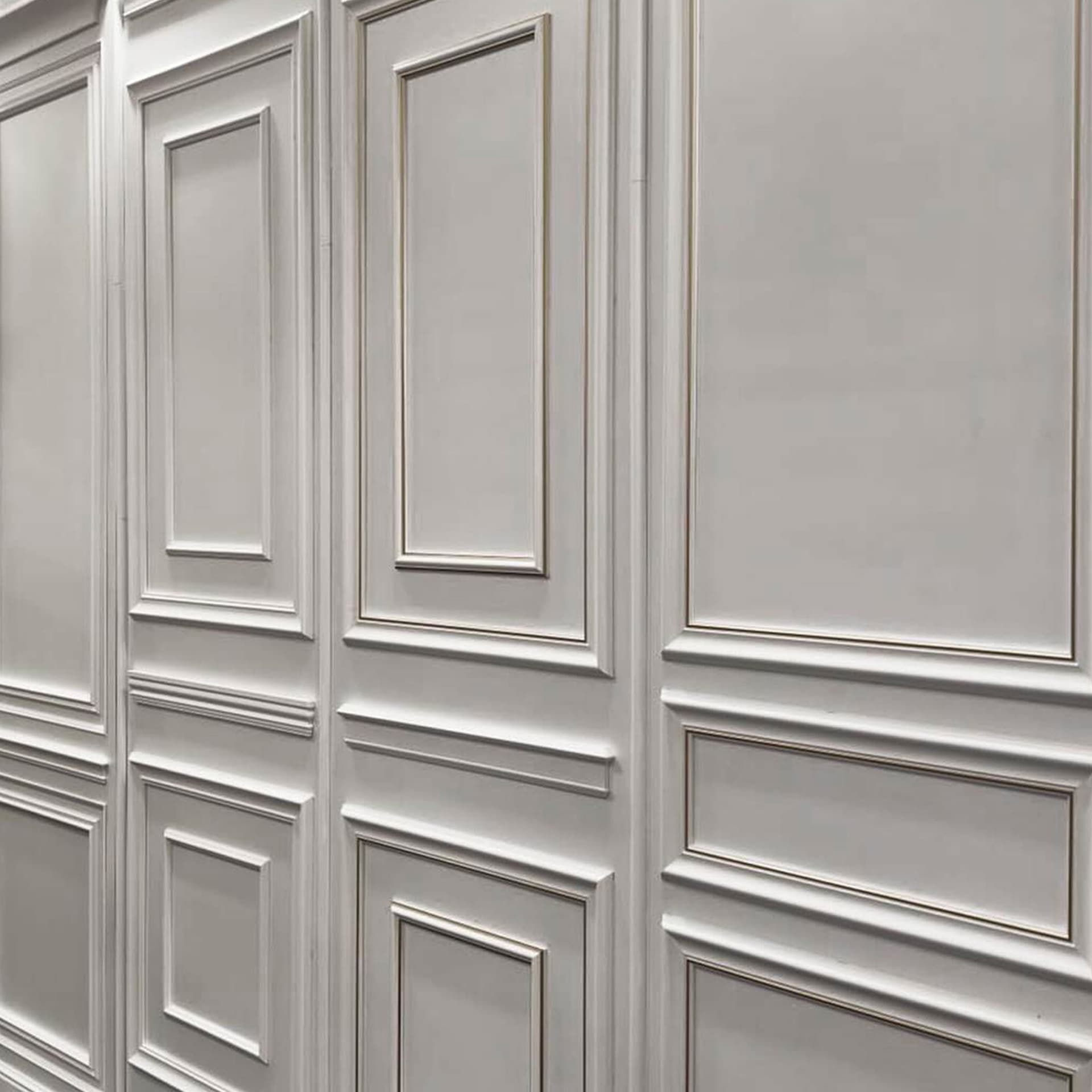 Cornice Bugna Preassemblata per Boiserie in polimeri linea GOLD (doppio filo oro) bianco Avorio 9010 varie dimensioni - Eternal Parquet