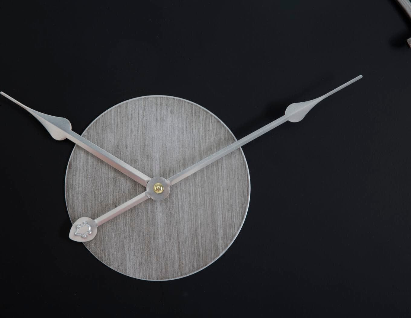 Orologio-da-parete-in-legno-MDF-e-ferro-color-nero-e-argento-per-salotto-e-cucina