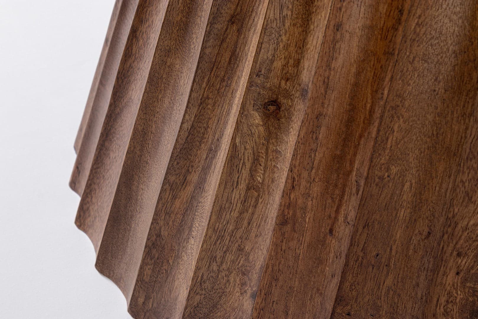 Tavolo "Orissa" con struttura in legno di mango, supporto in acciaio, Ø120 - 76 cm in Tavoli da sala da pranzo Decor Space - Altamura, commercioVirtuoso.it