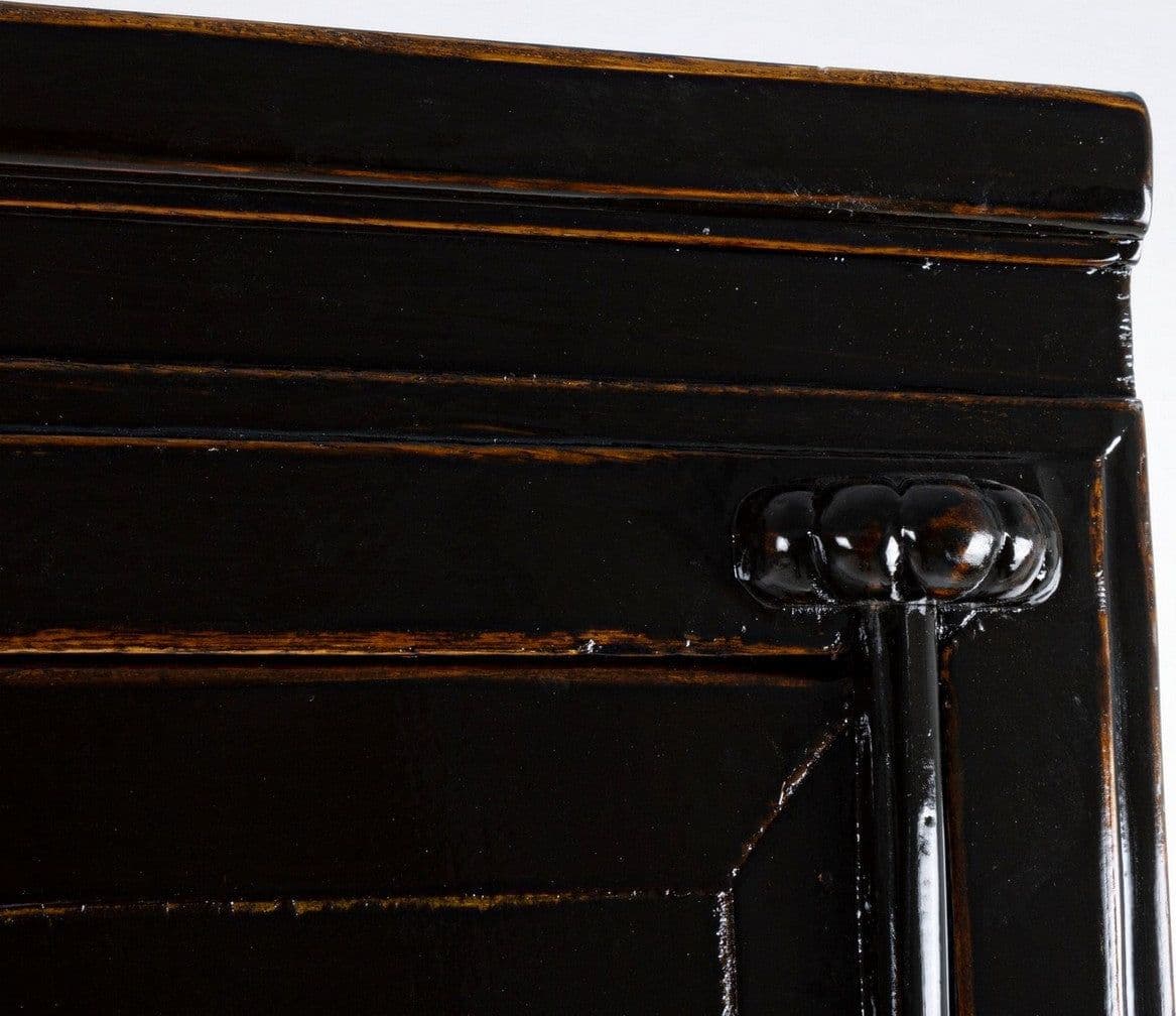 Armadio con ripiani Jinan nero, con struttura in legno di olmo, 108 x 48 x 174 cm in Bauli Decor Space - Altamura, commercioVirtuoso.it