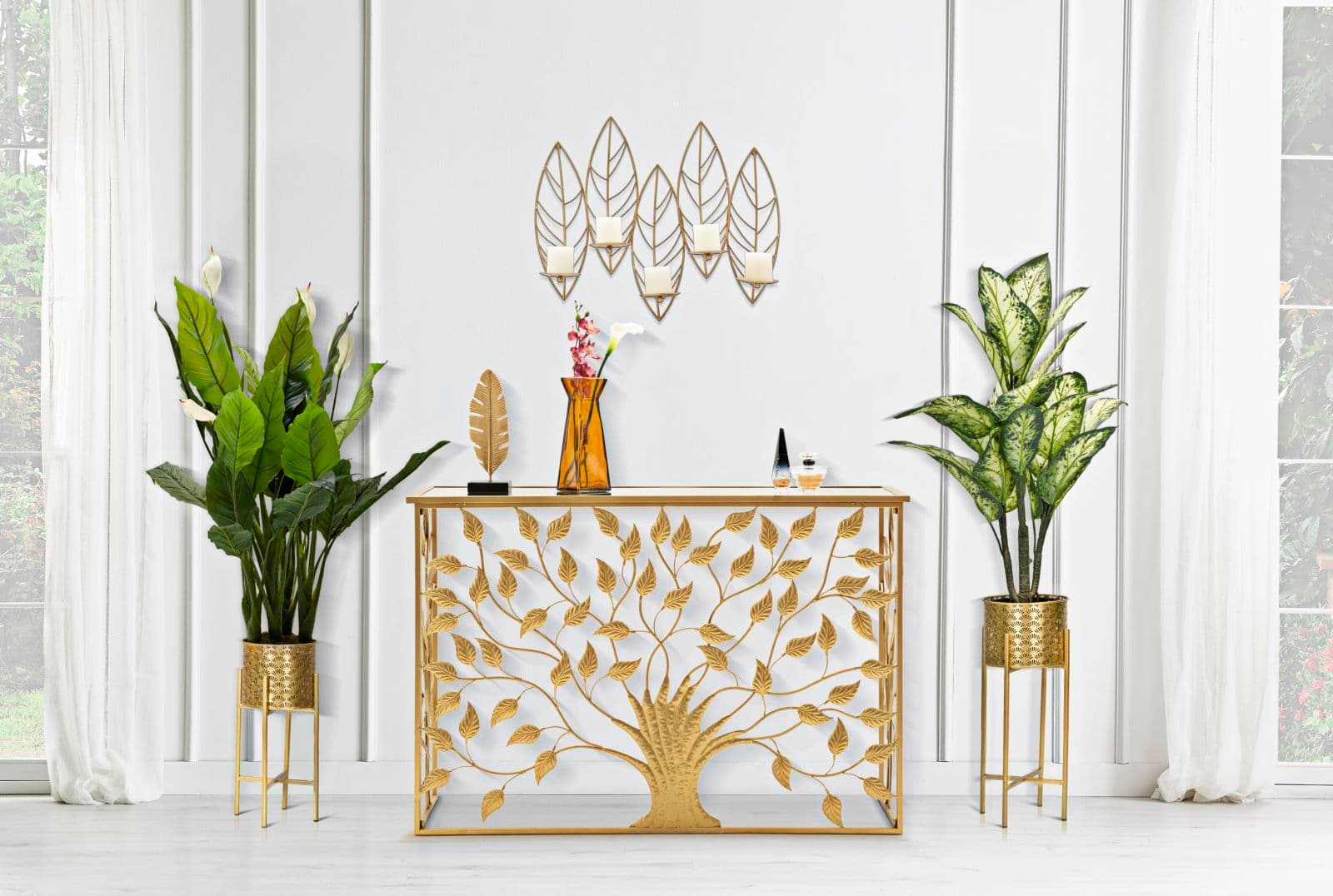 Console-albero-struttura-in-metallo-e-legno-MDF-con-ripiano-in-vetro-per-interni