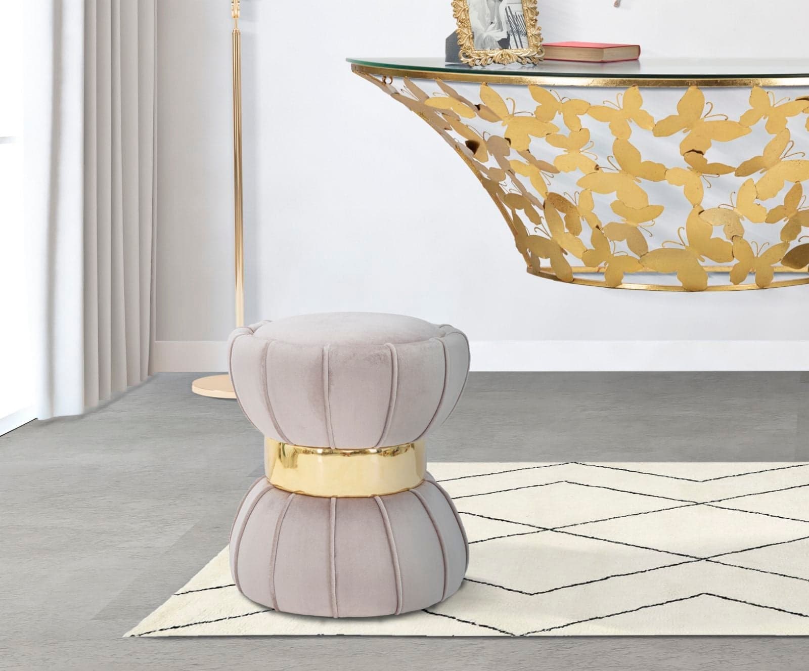 Sgabello "Flower" rotondo in velluto con fascia centrale color oro per interni in Sgabelli Decor Space - Altamura, commercioVirtuoso.it